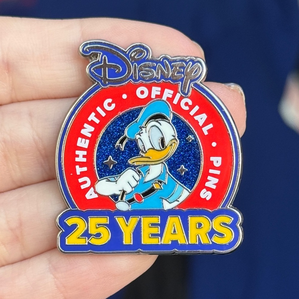 Disney Parks 25 Years of Pin Trading Authentic Donald Duck Mystery Pin